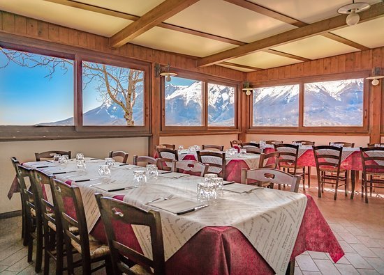 Restaurant: The bears' den