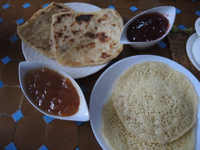 Moroccan crepes with jams