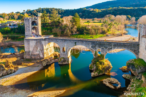 Besalu_bridge