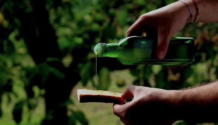 The oil, olive oil from the Roggiano Gravina aerea