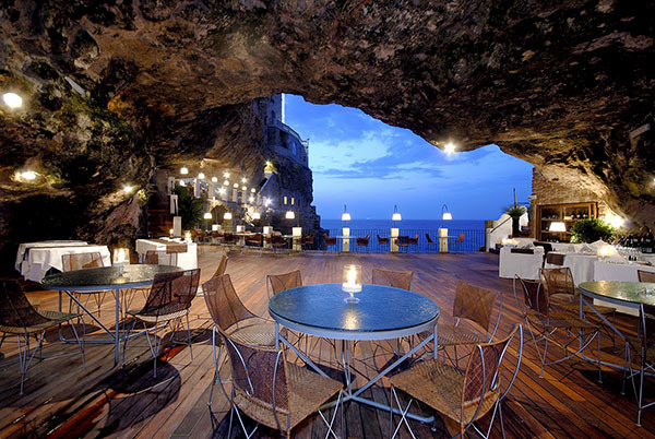 Restaurant Palazzese cave in Puglia