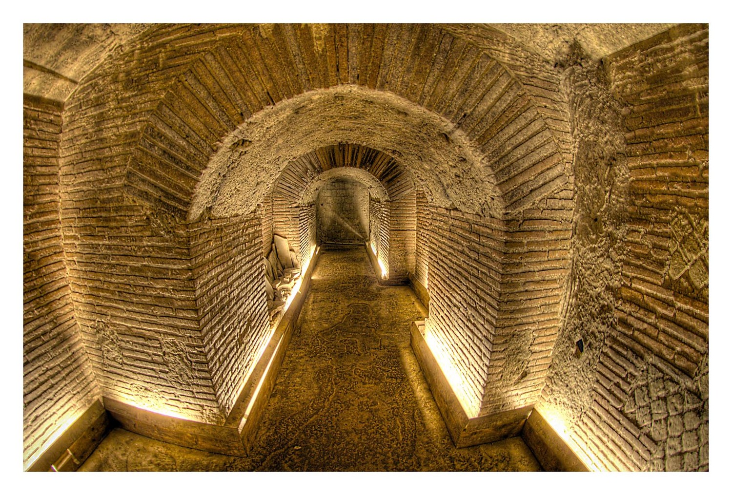 Underground_Naples