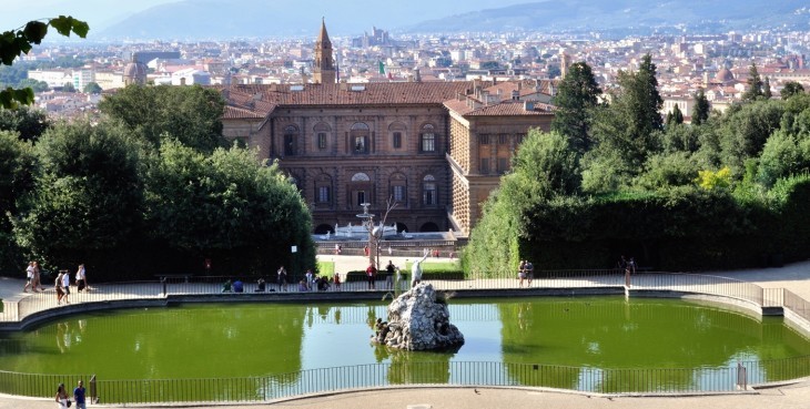 Palace_Pitti_and_Garden_of_boboli