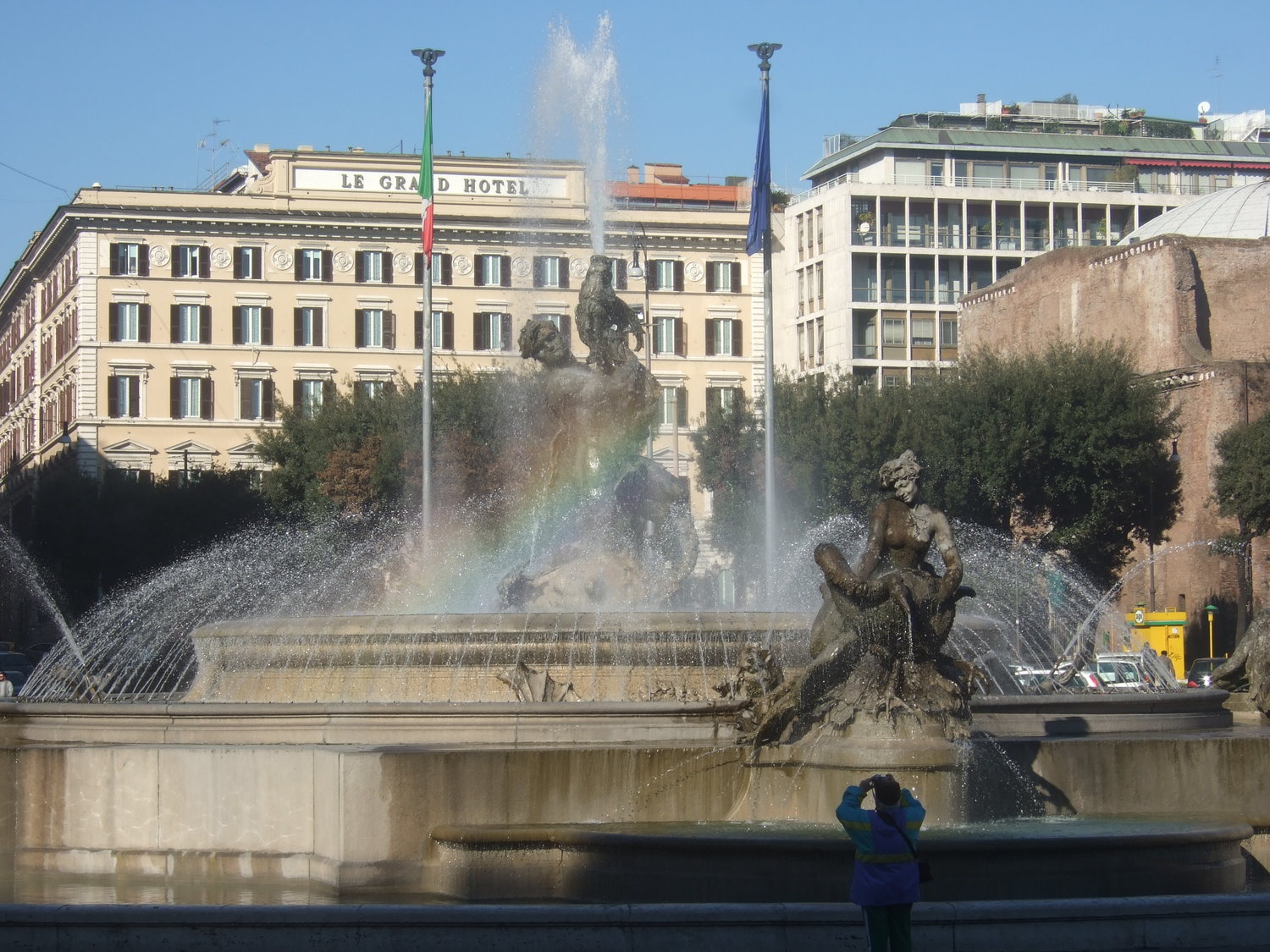 2_The_fountain_of_Naiades_in_the_Republic_square
