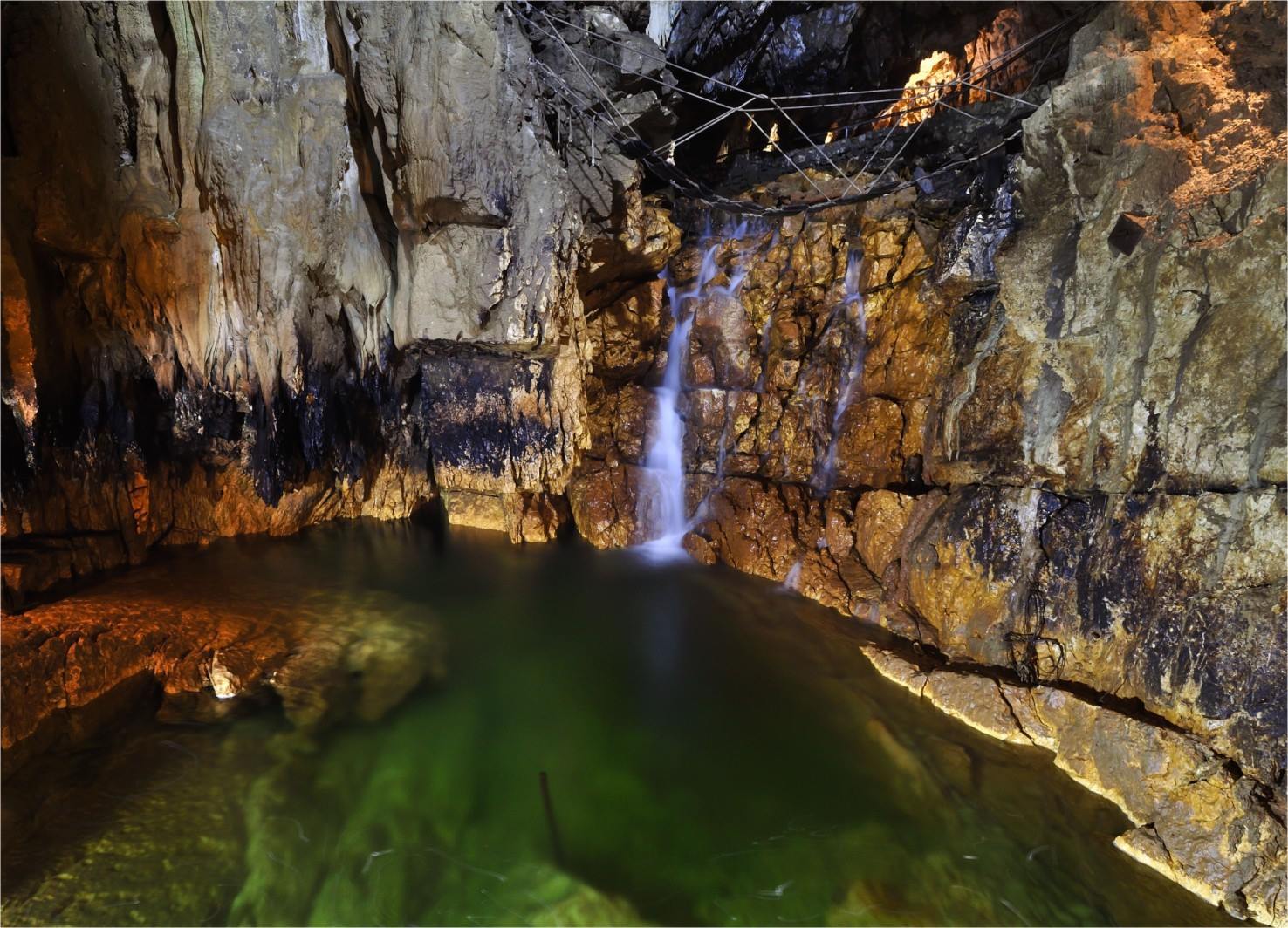 Stiffe_caves