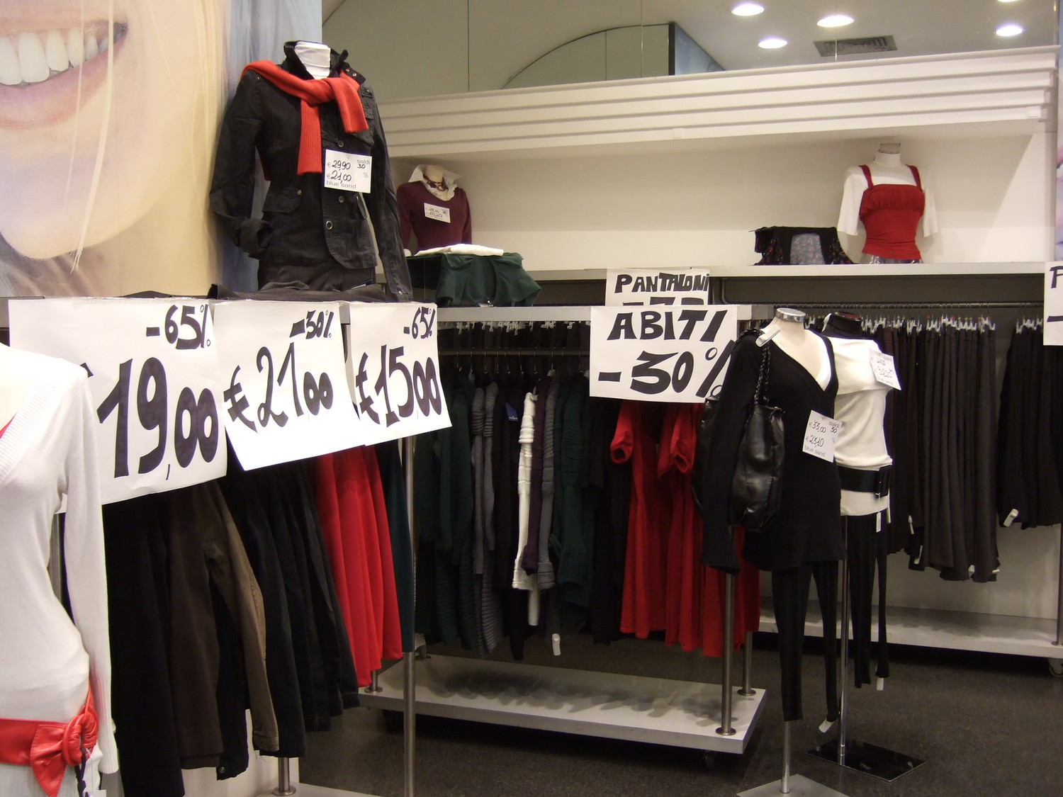 93_Usual_sales_in_the_shops__Rome