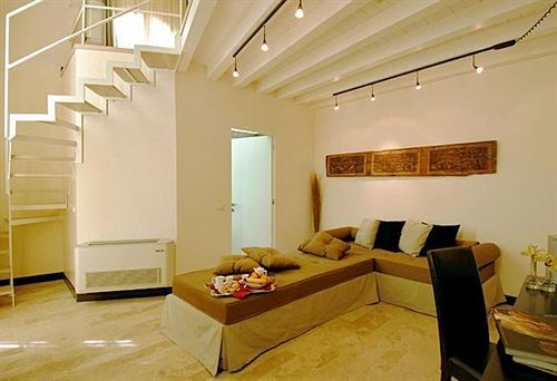 Ucciardhome_hotel