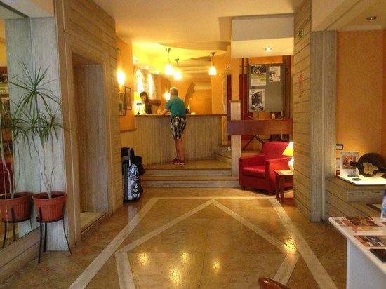 Mail_hotel