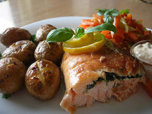Salmon with spinach