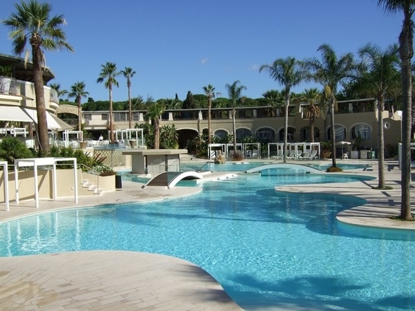 hotels_for_holiday