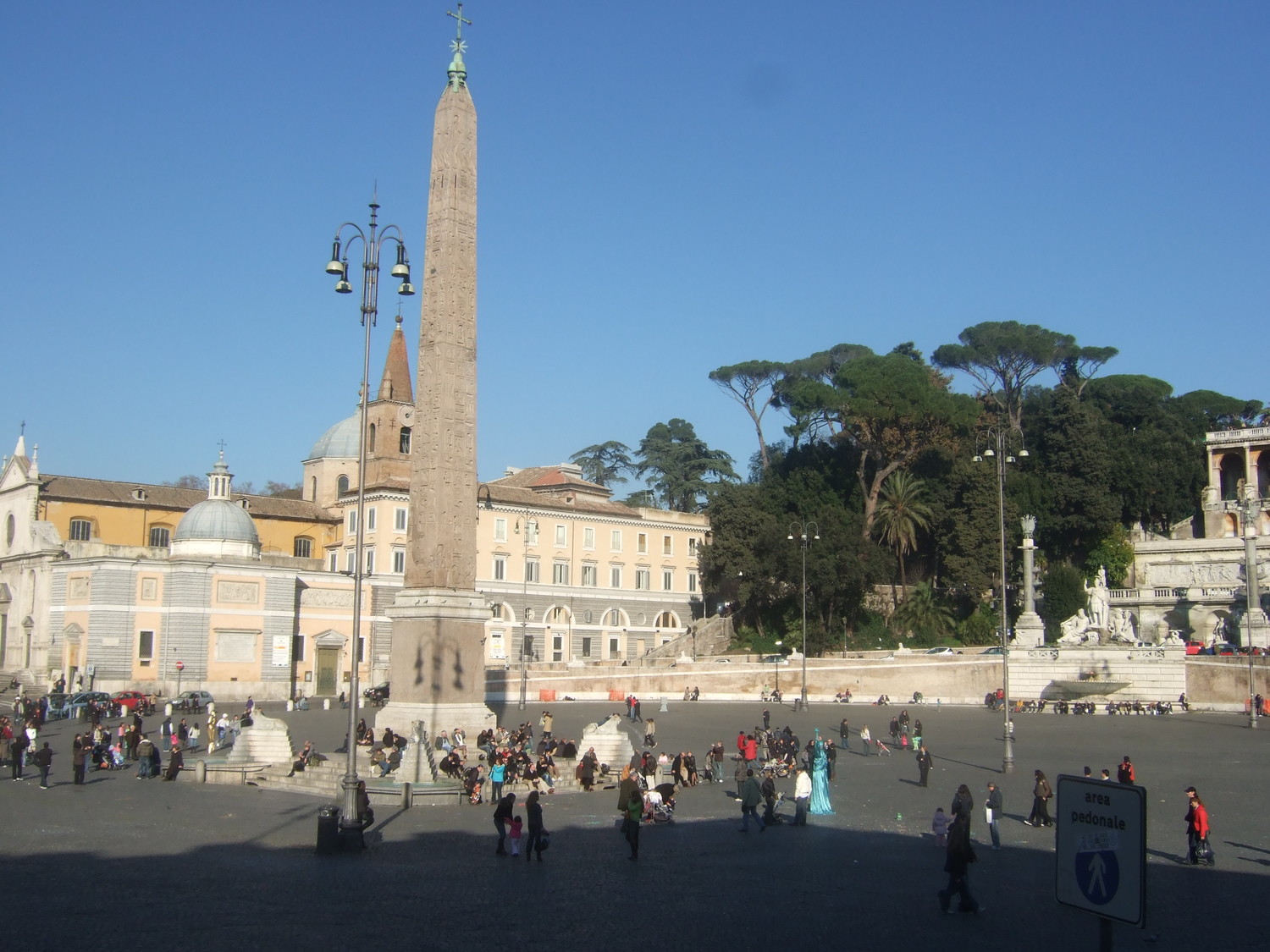 Tourist attractions. Piazza del Popolo
