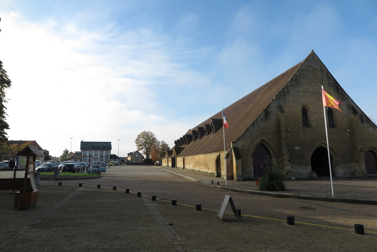 Places to visit in Normandy. Halles de Saint-Pierre-sur-Dives