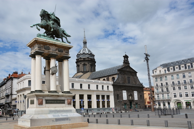 Vercingetorix Statue and The Church in Clermont