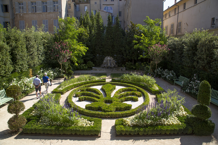Aix en Provence Caumont museum