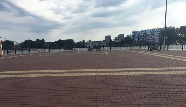 Observation_deck_at_the_Upper_Lake